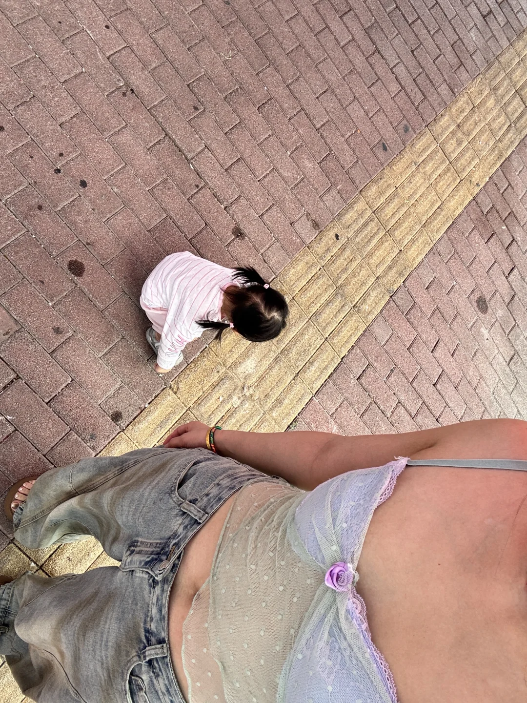 就是这样子跟着你一起变黑的