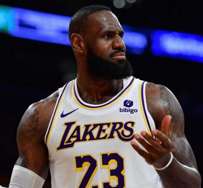 NBA西部半决赛G3湖人主场对阵雷霆，湖人首节被雷霆高效的投篮准星压制一度落后1