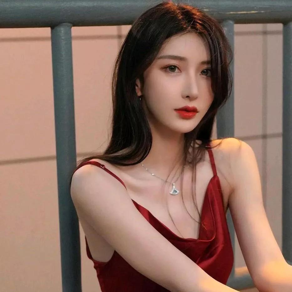 复古红唇，优雅的少女，气质动人黑发红唇女神 红唇美人照 红唇写真 红唇生活照 红