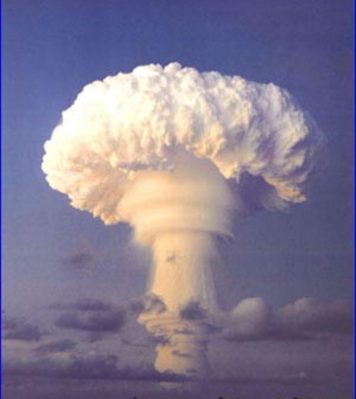 假如没有美国的两颗原子弹，世界格局可能不是这样：苏军和美军、中国军队、英国军队、