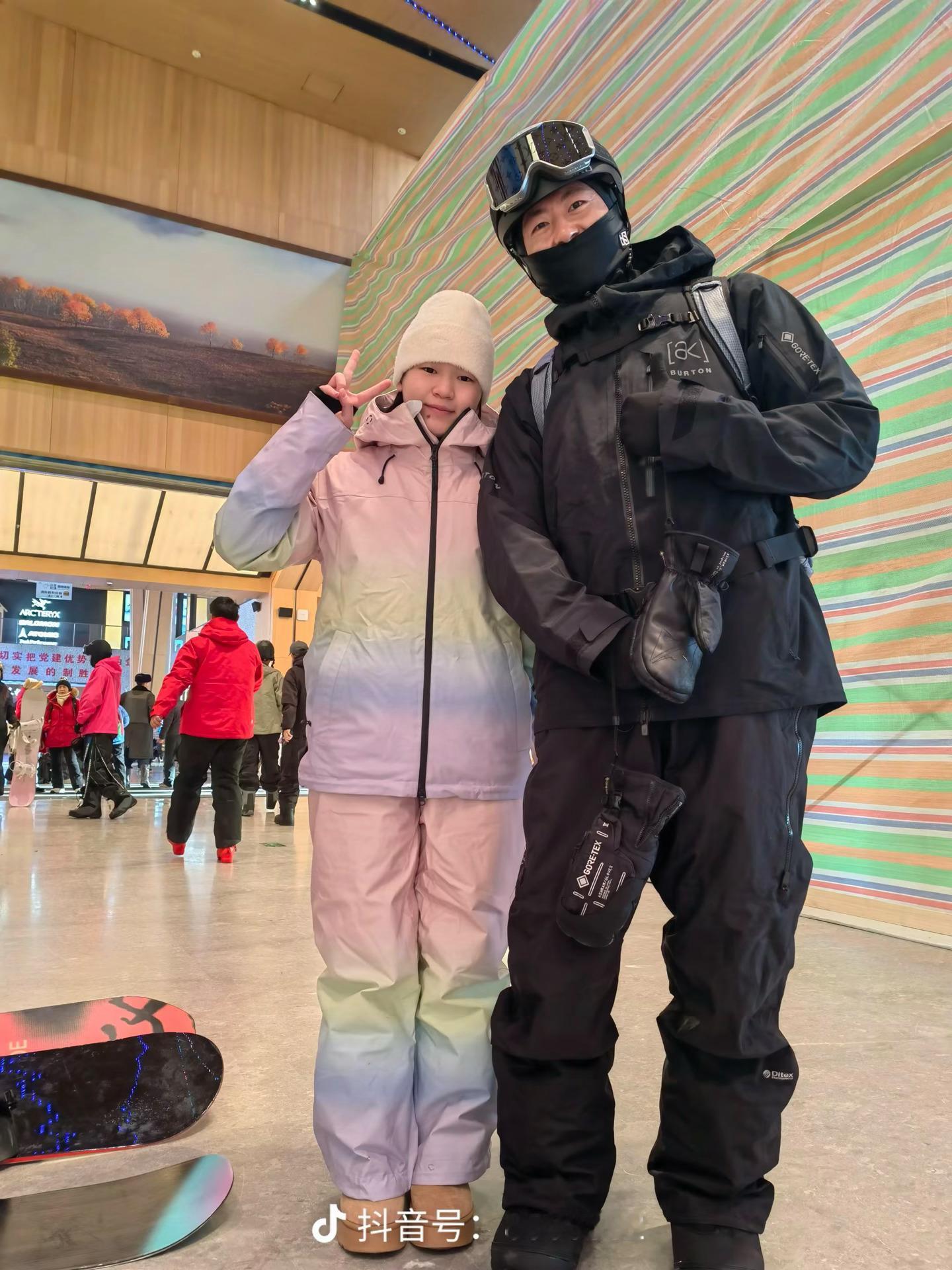 希望红红每天开心做自己，在假期好好游玩，欣赏祖国大好河山