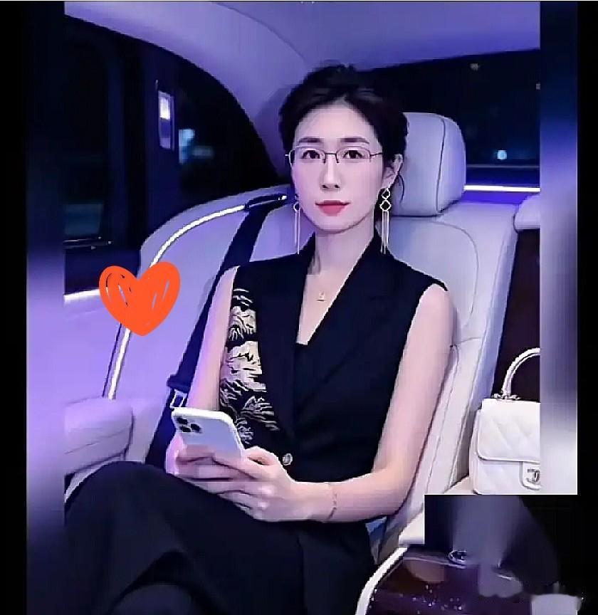看到朱女士现在的状态，终于昂首挺胸走出来了，这世道兜兜转转，终究还是讲道理的。