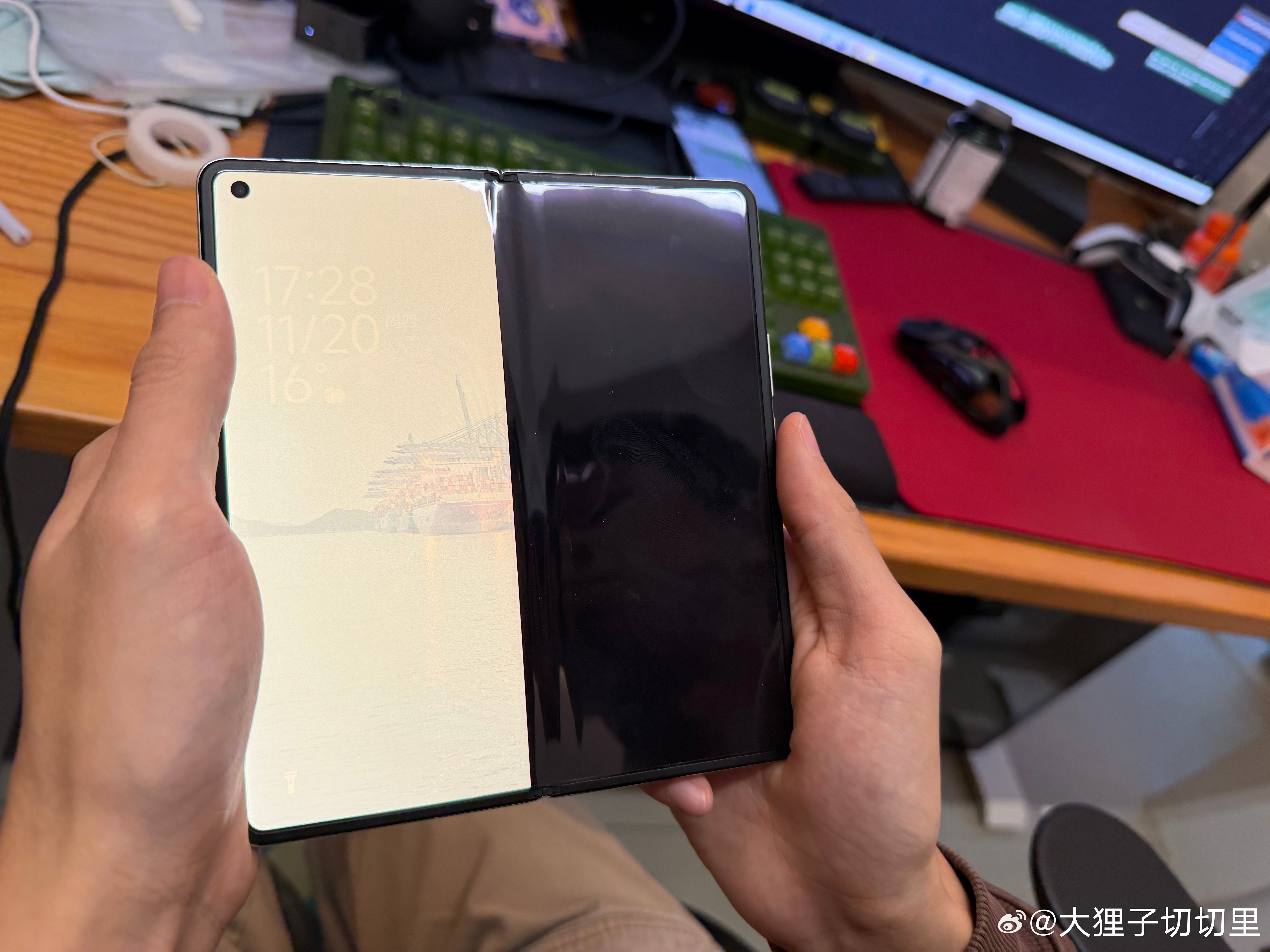 今天的坏消息...mix fold4突然坏了，真是一觉起来就坏了，仔细检查了一下