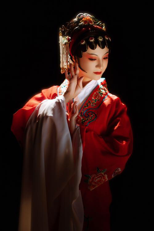  紫禁城“畅音阁”，是古代最豪华的戏楼。清代帝王不仅喜欢看戏，还喜欢亲自演戏，电