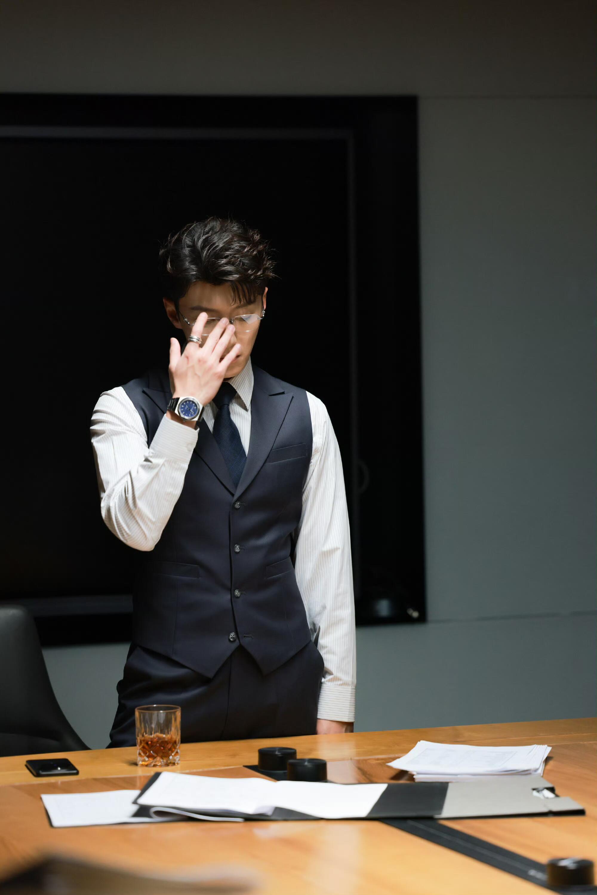 代旭汉堡忠实粉丝代旭自曝最爱吃汉堡这个代旭这么瘦！吃点汉堡怎么了！当店长实在是辛