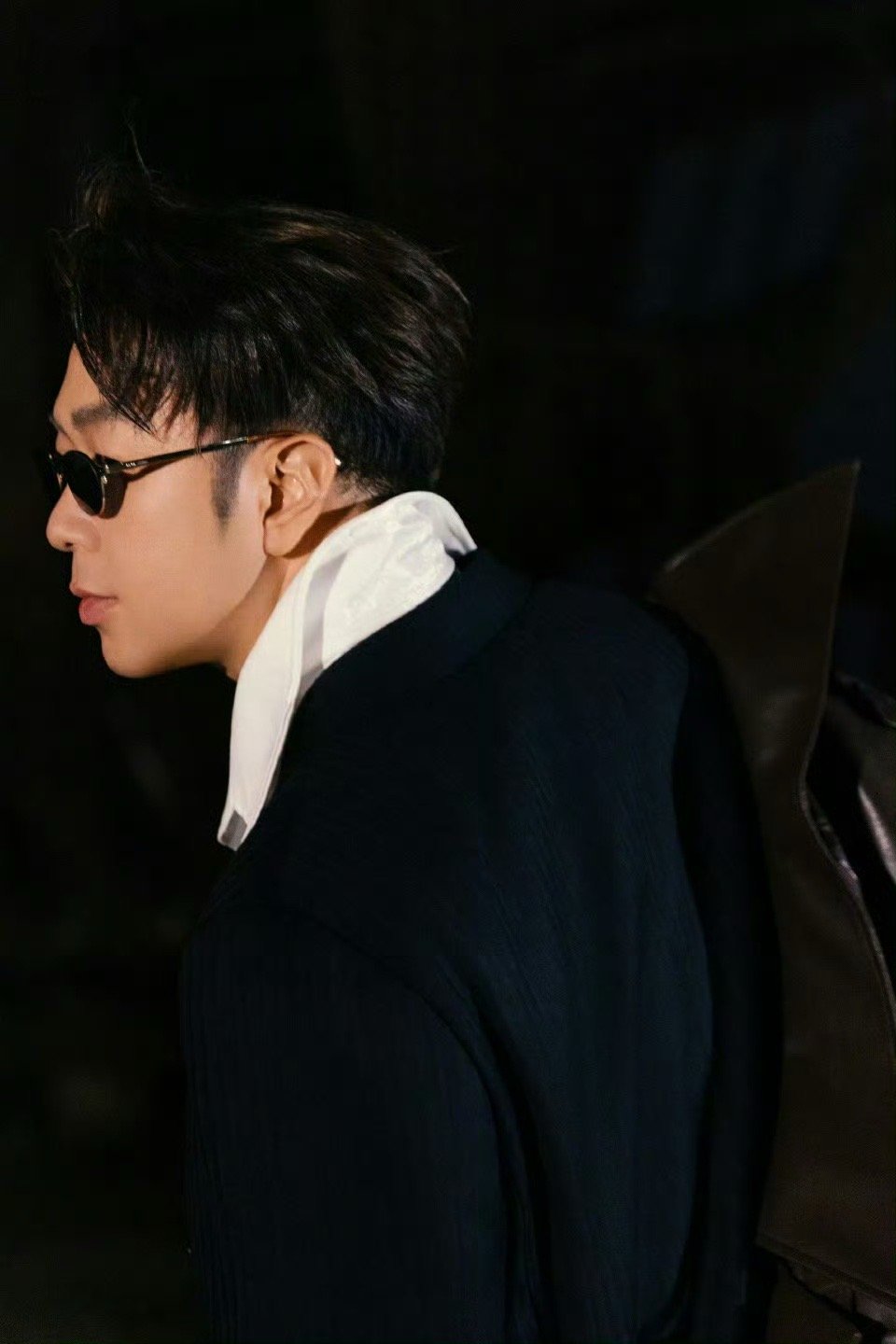 杜海涛居然有下颌线了 杜海涛这次亮相，堪称“颜值暴击”！清晰的下颌线让五官更加立