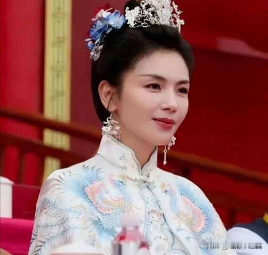 最近刷到当年妈祖选角的故事，
越看越有意思。
一开始本来定的是林心如，
可去庙里