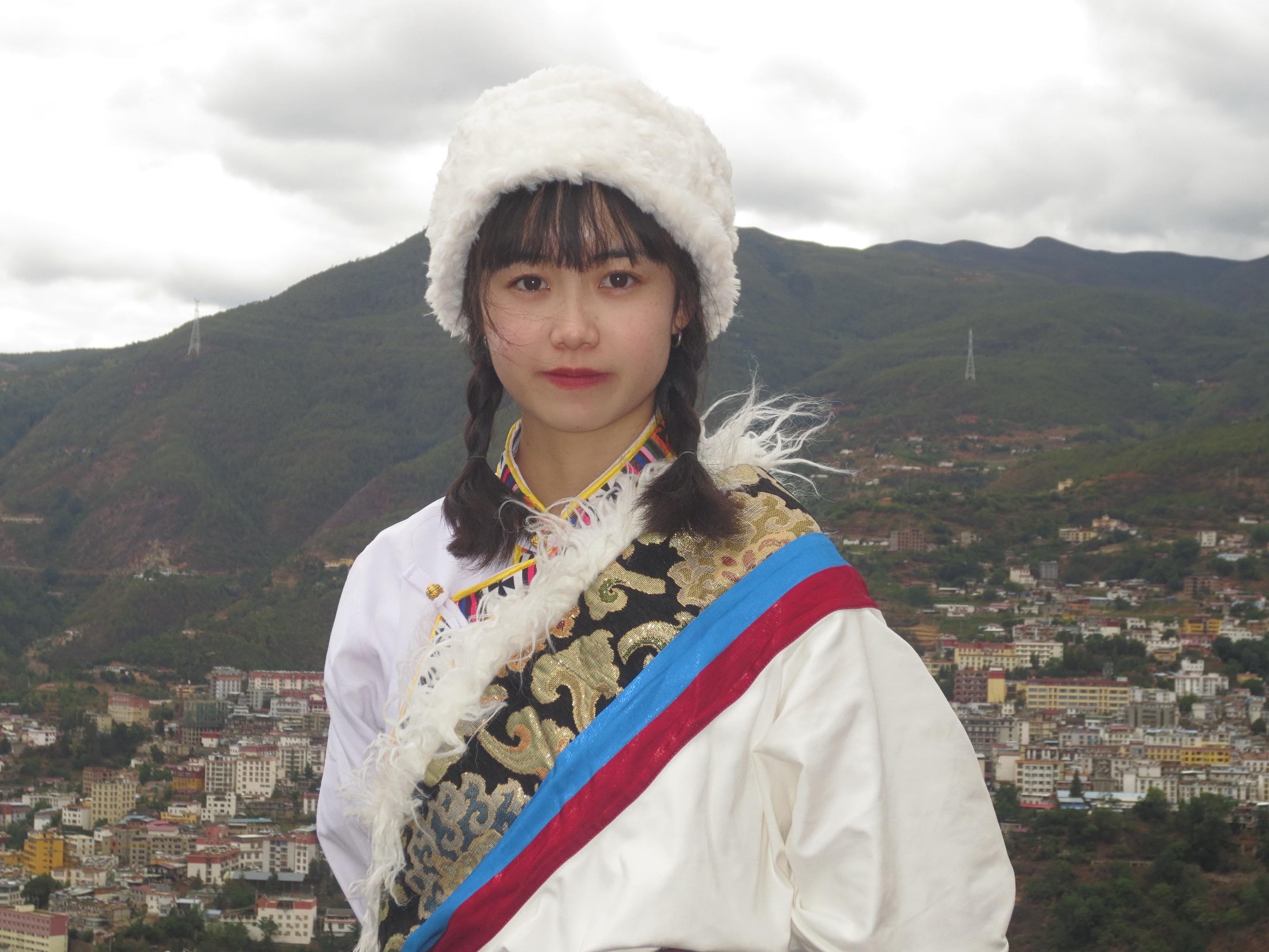 你呀你，终于出现了，我们只是打了个照面…