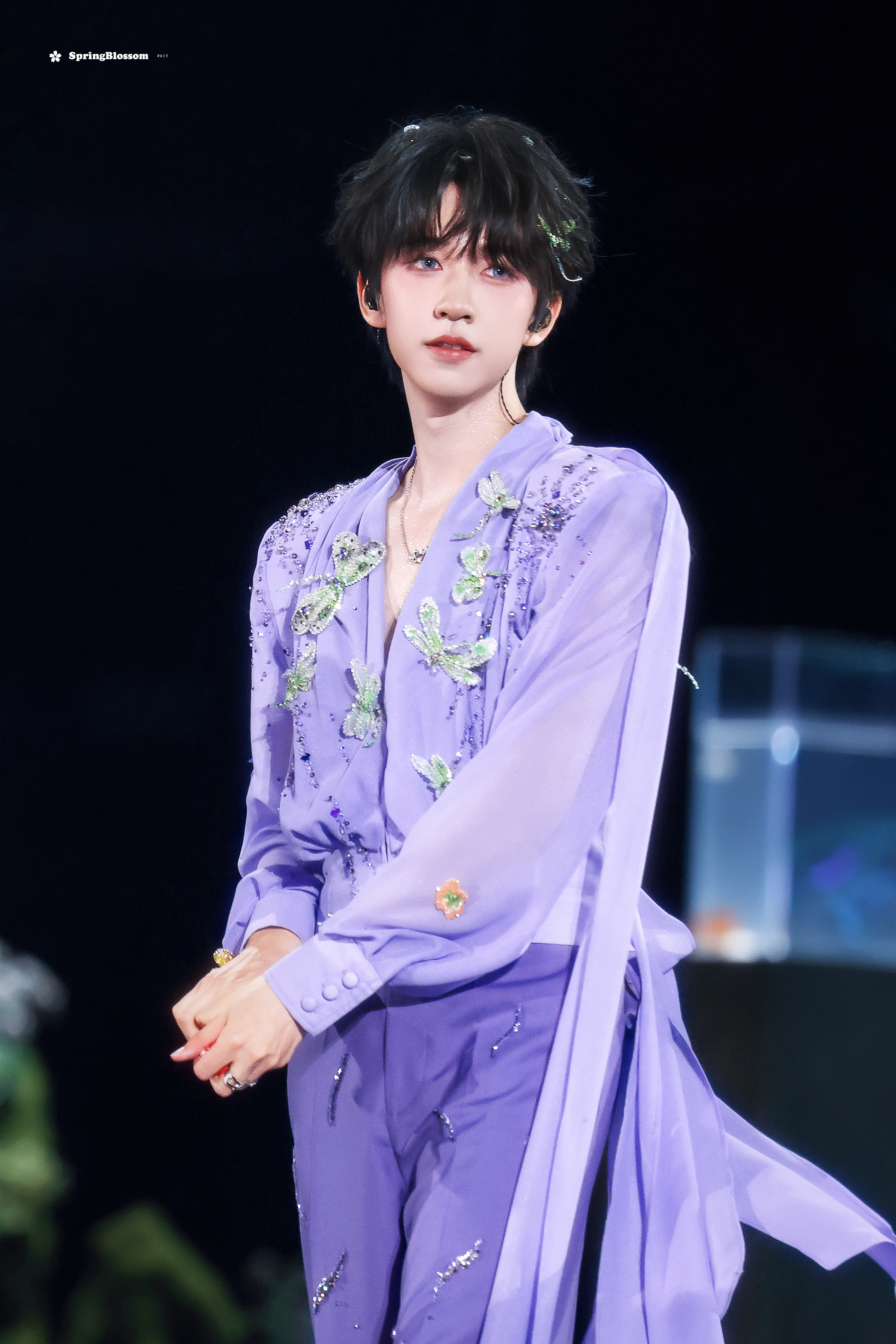 贺峻霖贺峻霖HUAWEI nova代言人💚 贺峻霖五十公里桃花坞6无论身处哪个
