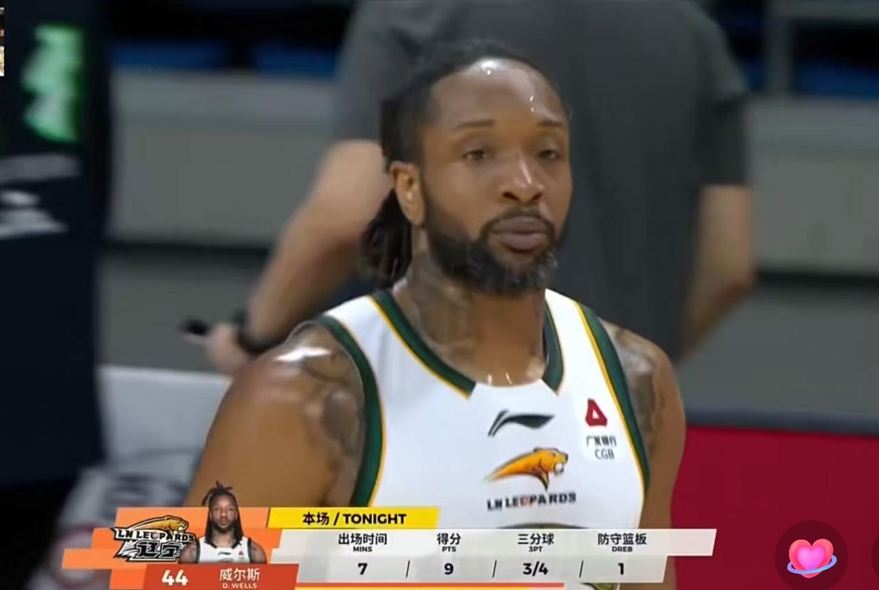 CBA辽宁与广州的上半场刚刚结束，辽宁落后10分。
作为辽宁球迷，看得我太难受了