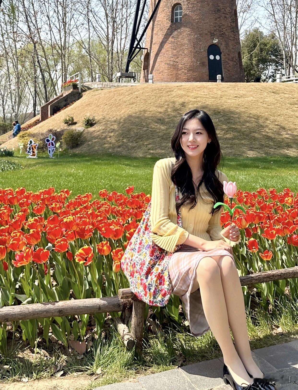 身体、气质、长相、才华哪个更重要综合来看，不同场景下各因素重要性不同，不能简单比