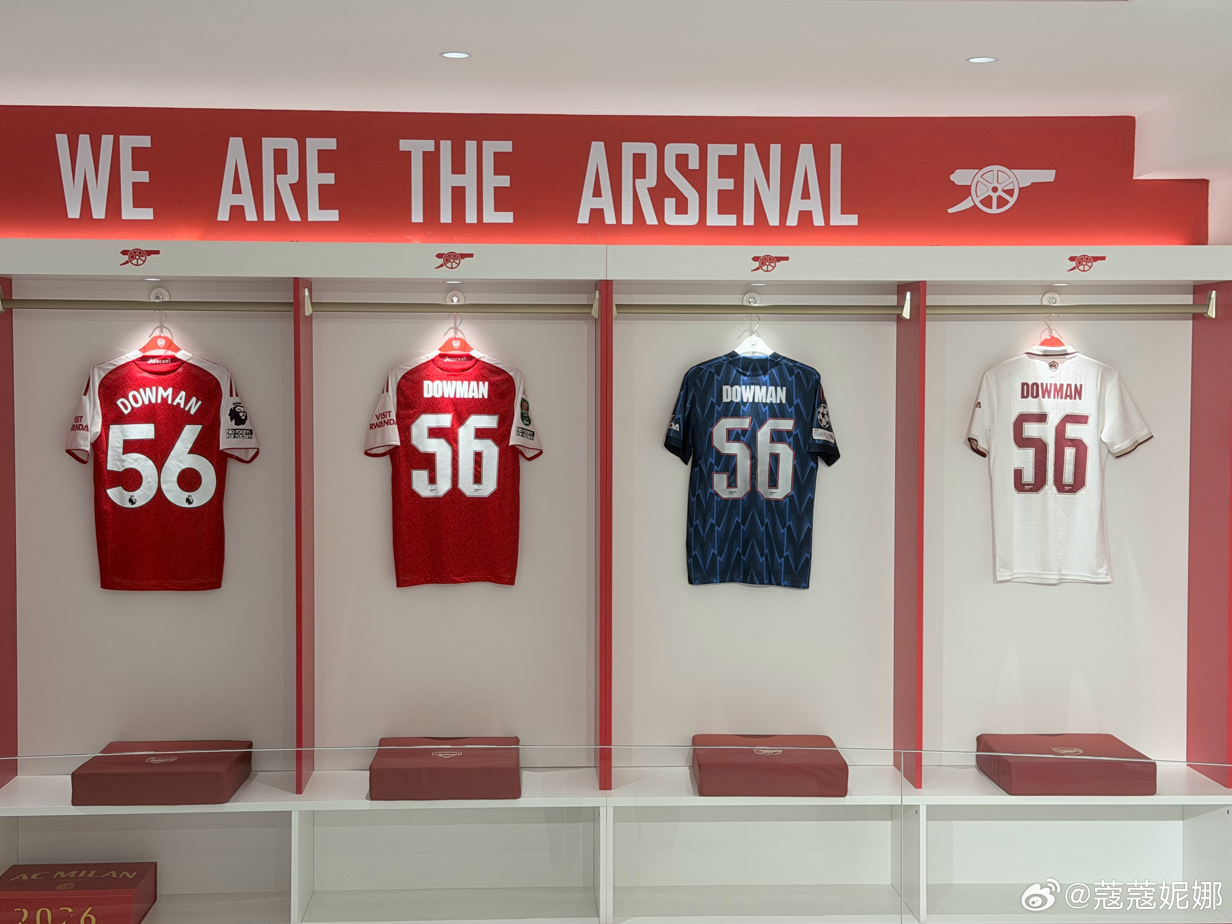 首秀球衣最年轻首发球衣最年轻欧冠登场球衣今天终于有了首球！道曼，你的球衣我挂上一