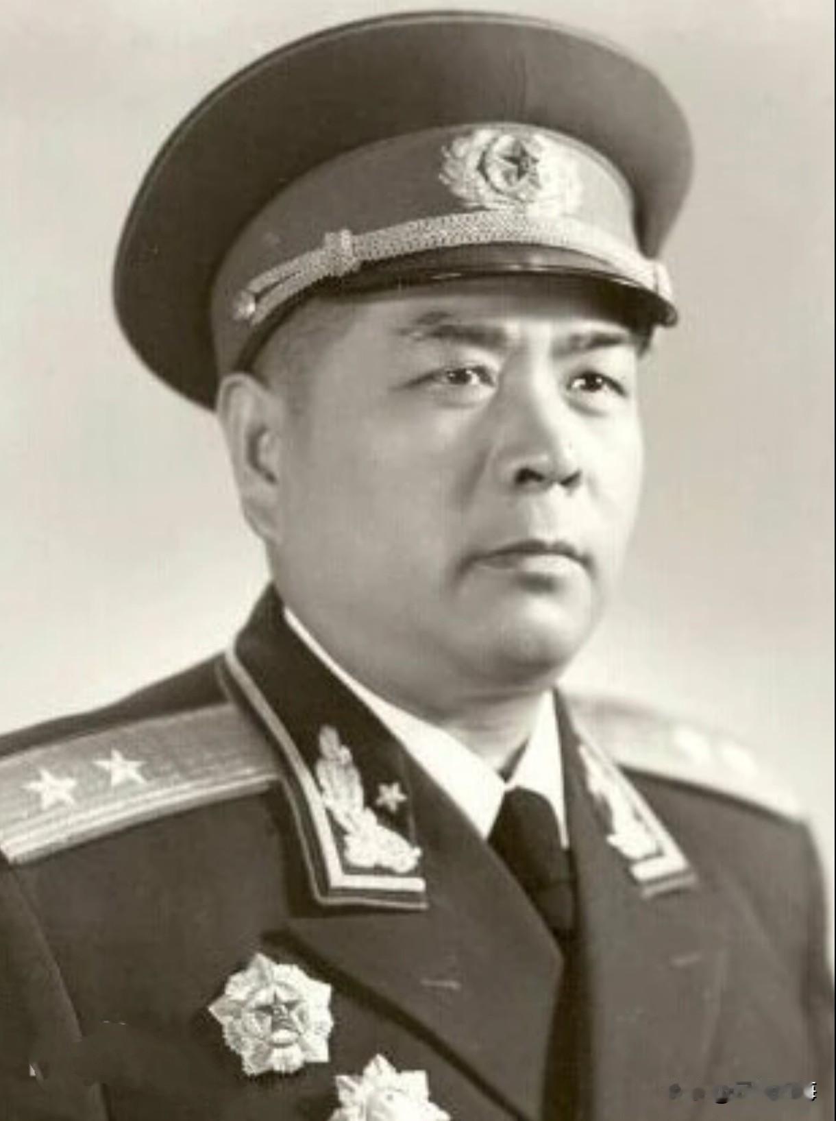 皖南事变巧出重围的余立金！突围后的他日后执掌空军，这位传奇将领正是开国中将余立金