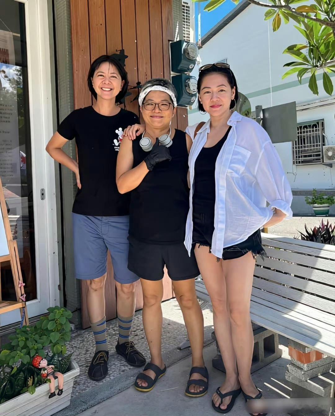 小S也老了啊！当年荧幕上永远古灵精怪、像永远长不大的少女的小S，如今实实在在透出
