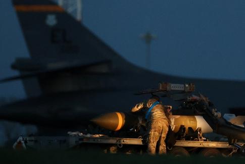 再砸2000亿美元！特朗普为了“解决伊朗”这回动真格了
18日，美国国防部正式向