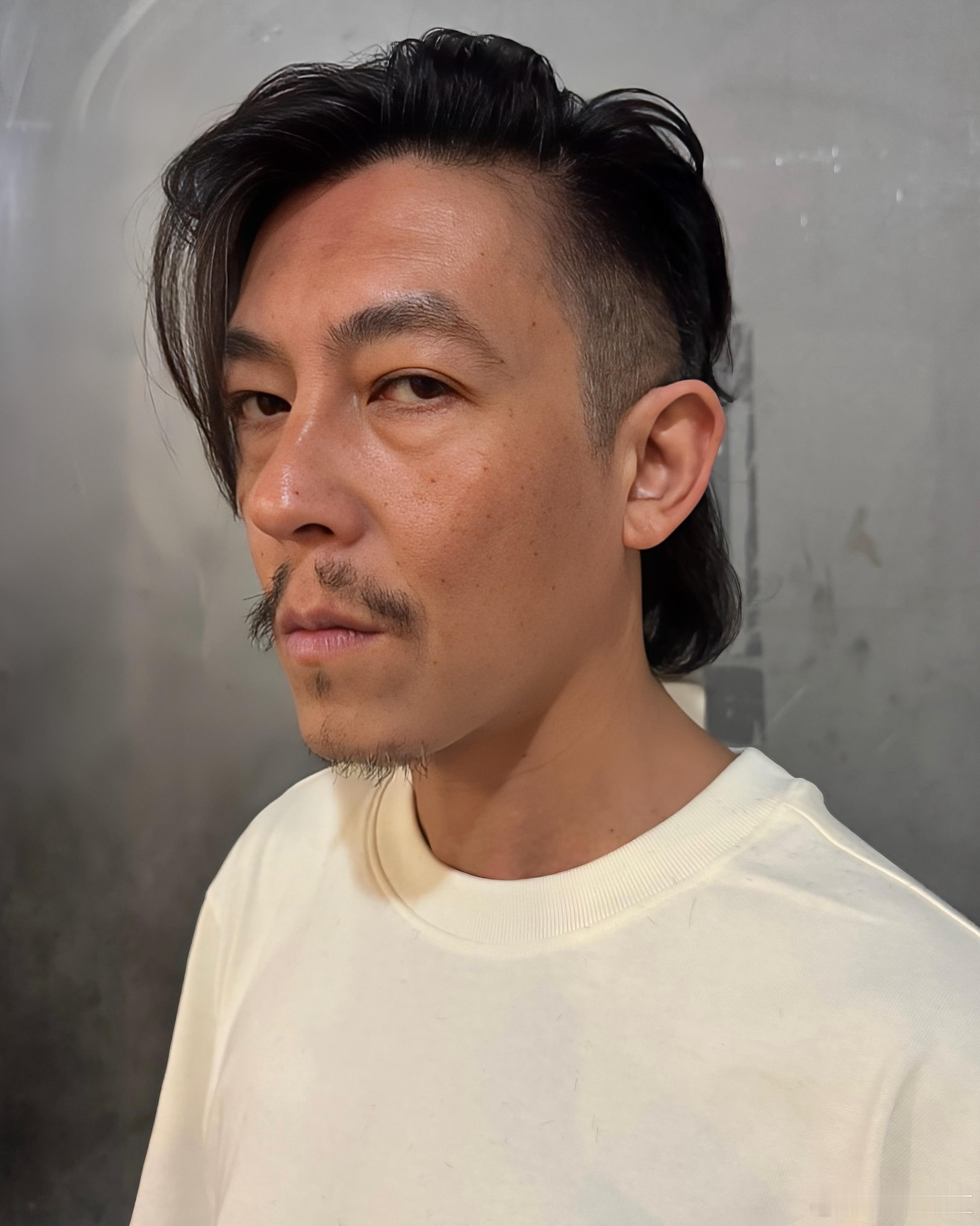 冠希哥的新造型，是被帅到了还是被吓到了？