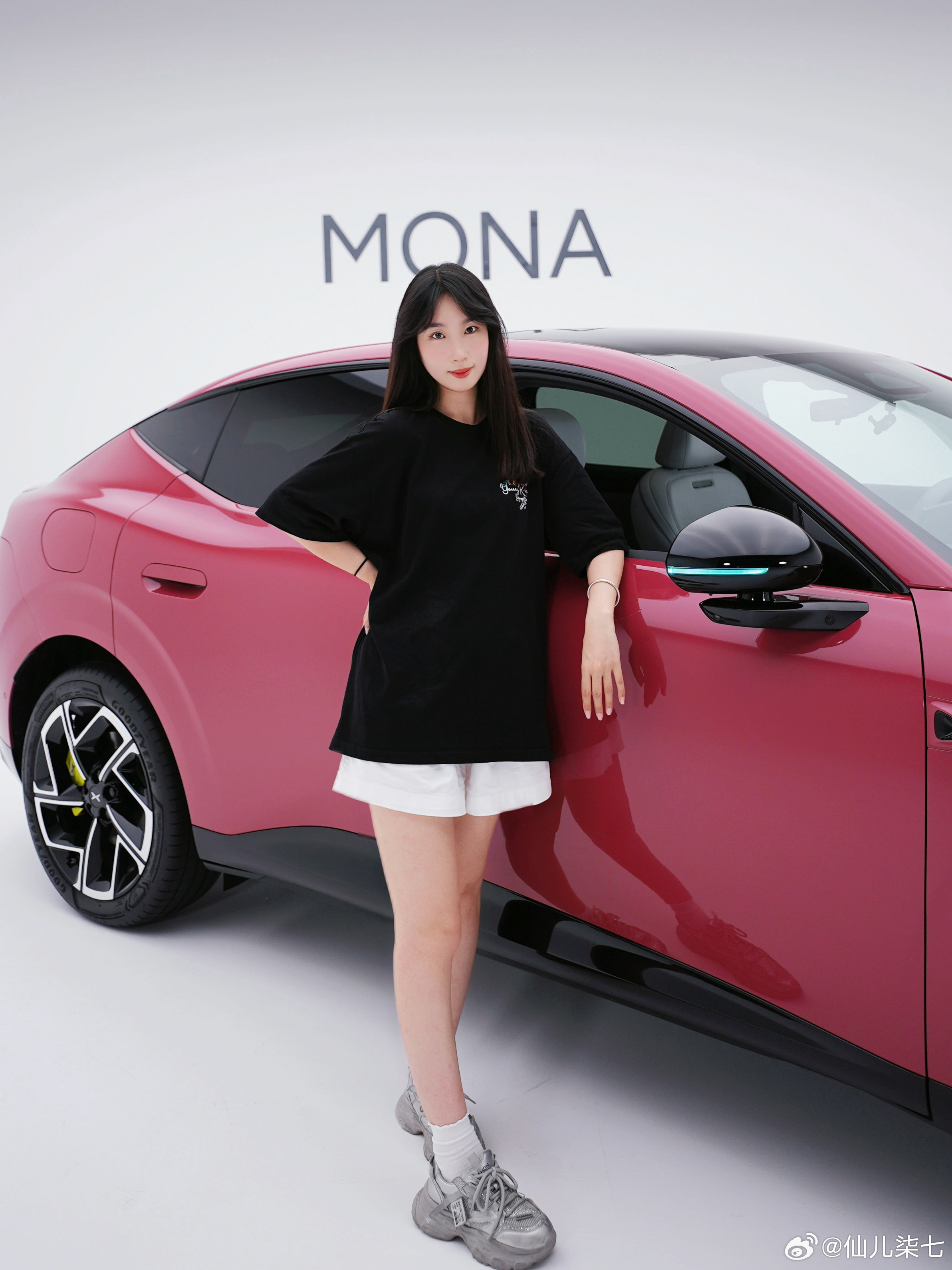 你浅浅的微笑，就像 乌梅紫酱～小鹏MONA L03的这个新配色斩不斩男我不知道，