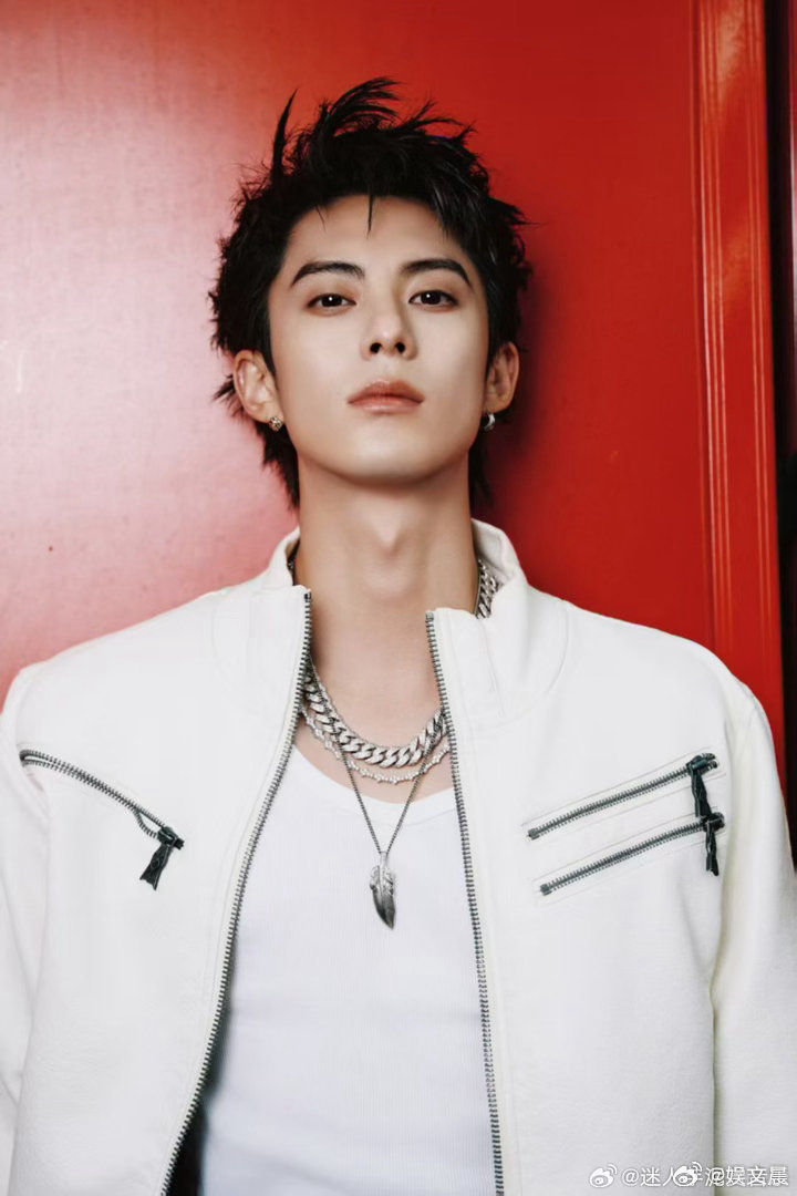 黄晓明经常和王鹤棣刘耀文一起健身 谁懂啊！黄晓明、王鹤棣、刘耀文常一起健身，肌肉