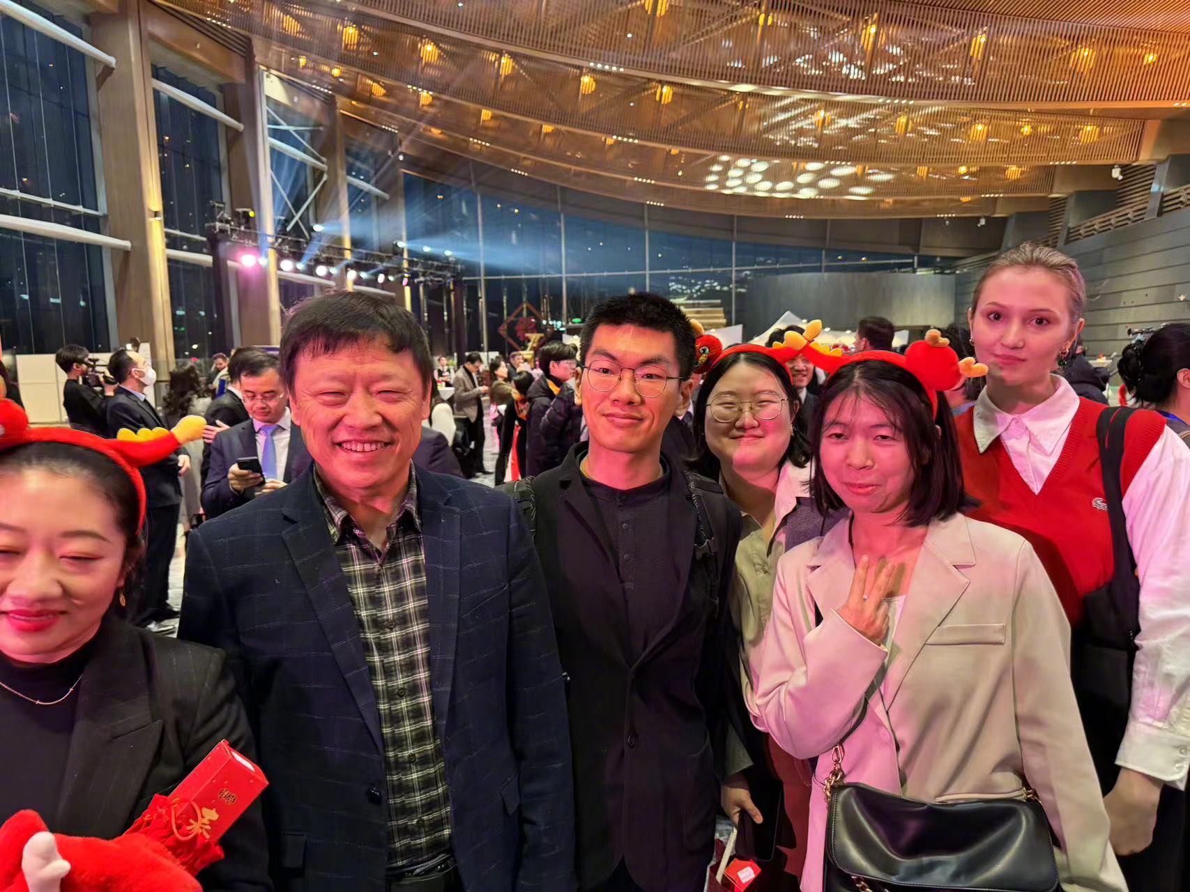 今晚在北京通州大运河博物馆参加外交部和北京市共同举办的外国驻华记者新年招待会，好