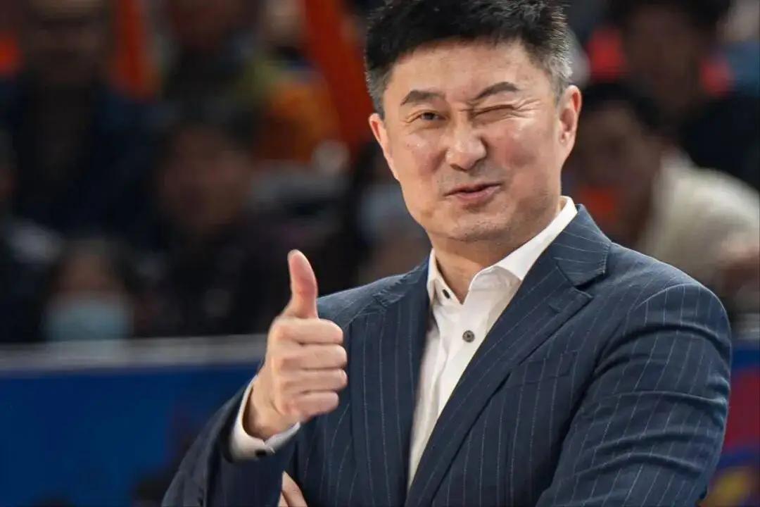 以瓦注者巧，以钓注者惮；
以黄金注者殙，凡外重者掘。
杜锋值得为自己竖双拇指！