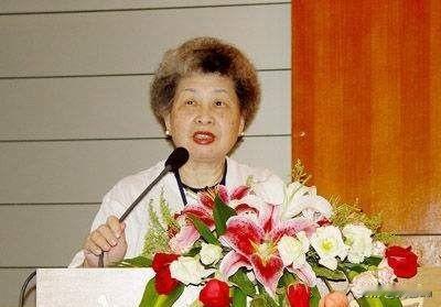 1956年，国学大师钱穆，61岁时迎娶了善良的胡美琦。新婚夜，他盯着如花似玉的娇