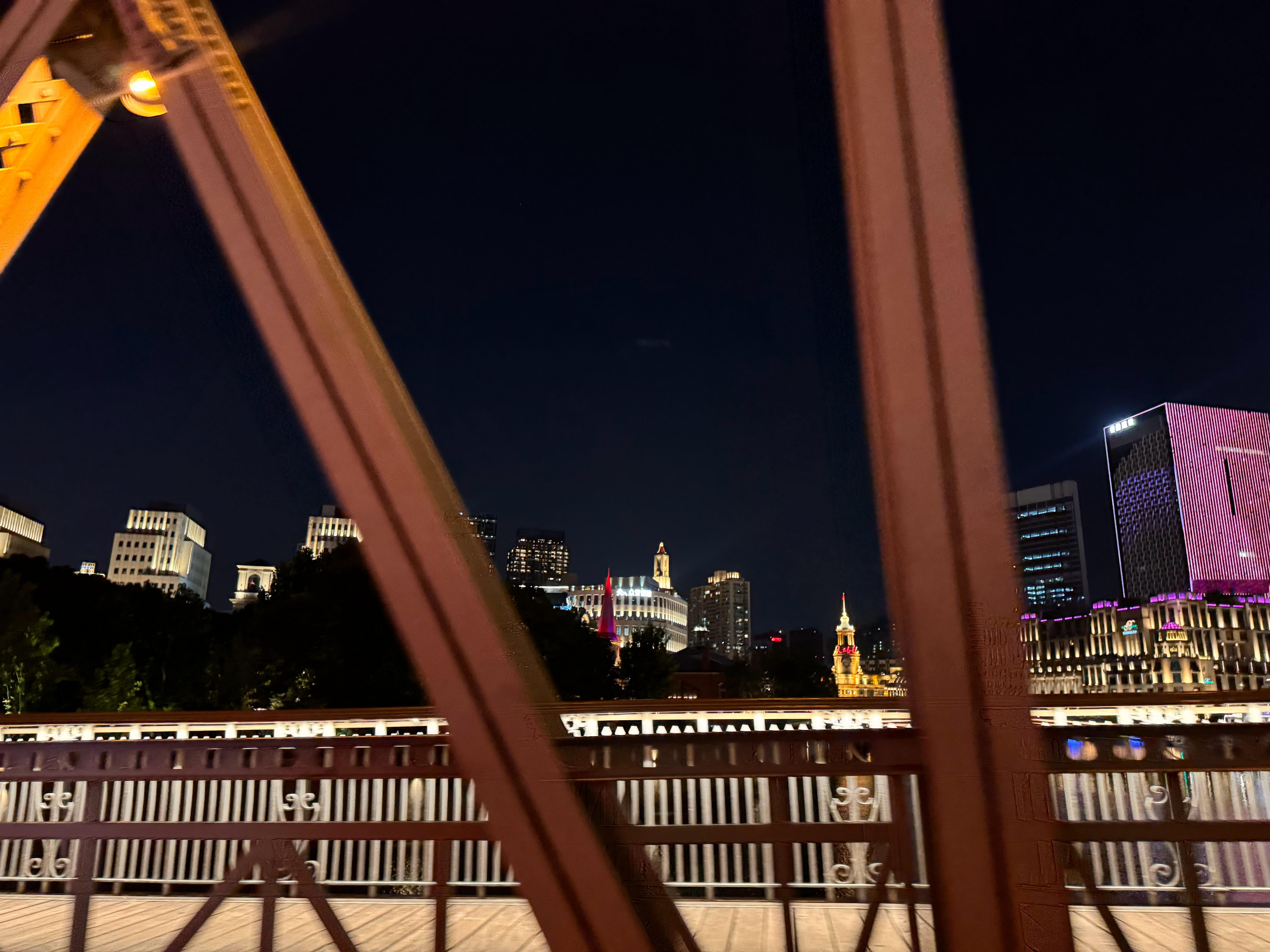9月的魔都好凉爽顺顺利利[加油]回家继续搬砖啦[奥特曼][奥特曼][奥特曼] ​