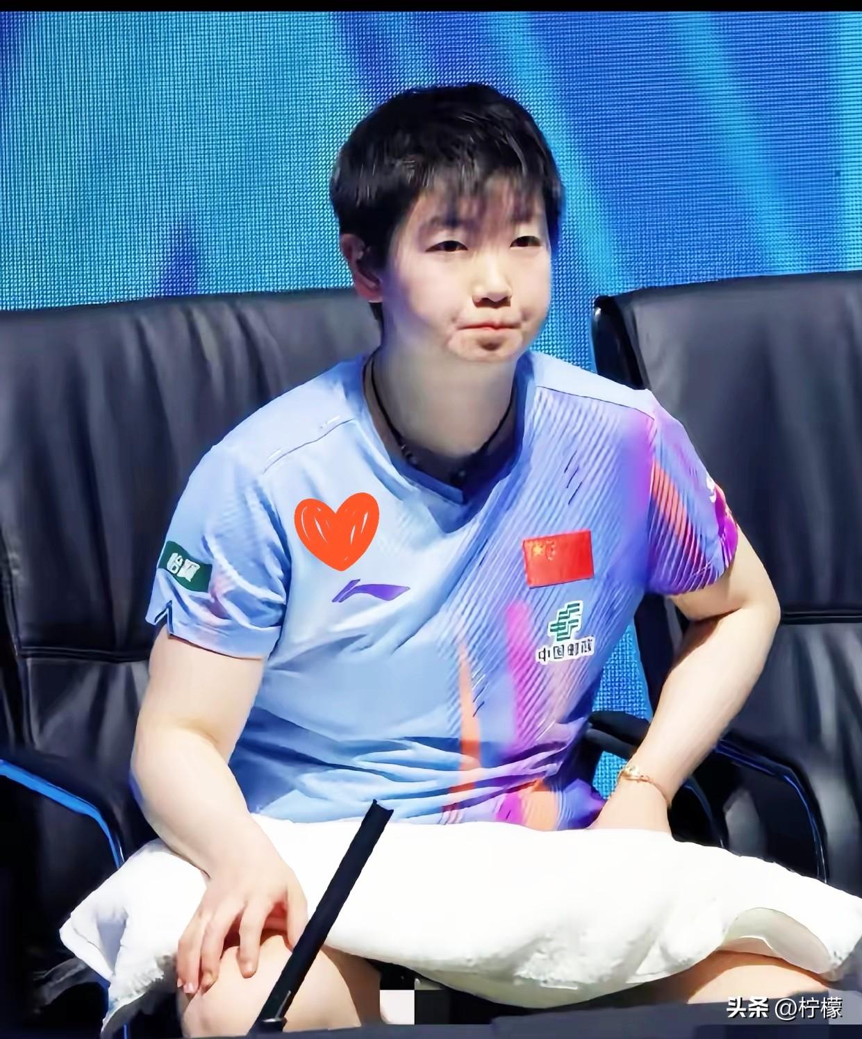 孙颖莎太可怕了，
不知道大家发现没有，
在这次新加坡大满贯比赛中，她把“大心脏”