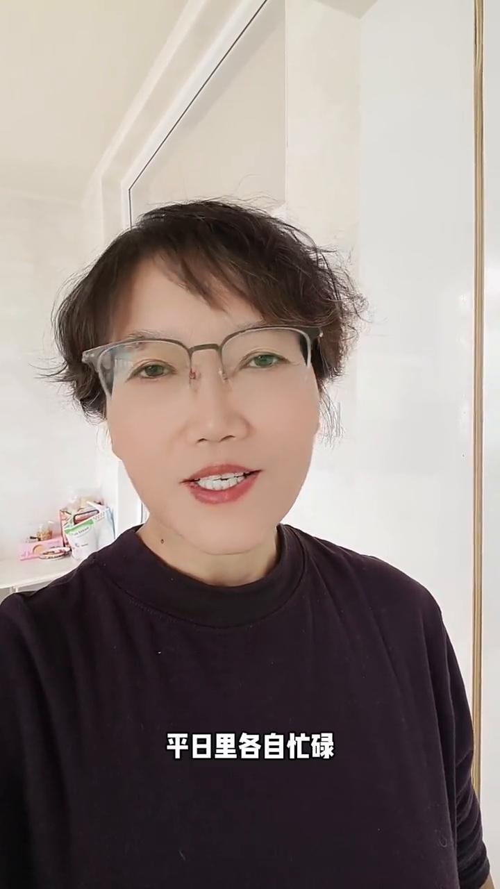 最顶级的朋友关系就是：没事互不打扰，有事相互帮忙，不用小心翼翼，更不用刻意讨好。