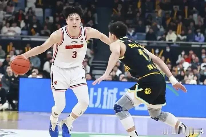 名嘴预测广东广厦晋级！
杨毅：广厦晋级机会大
仕鹏：广东晋级机会大
霍楠：双方要