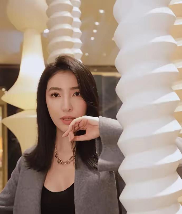 宝岛台湾女星杨谨华今日接受媒体采访坦言，因为公婆喜欢孩子，48岁的她一直在积极备