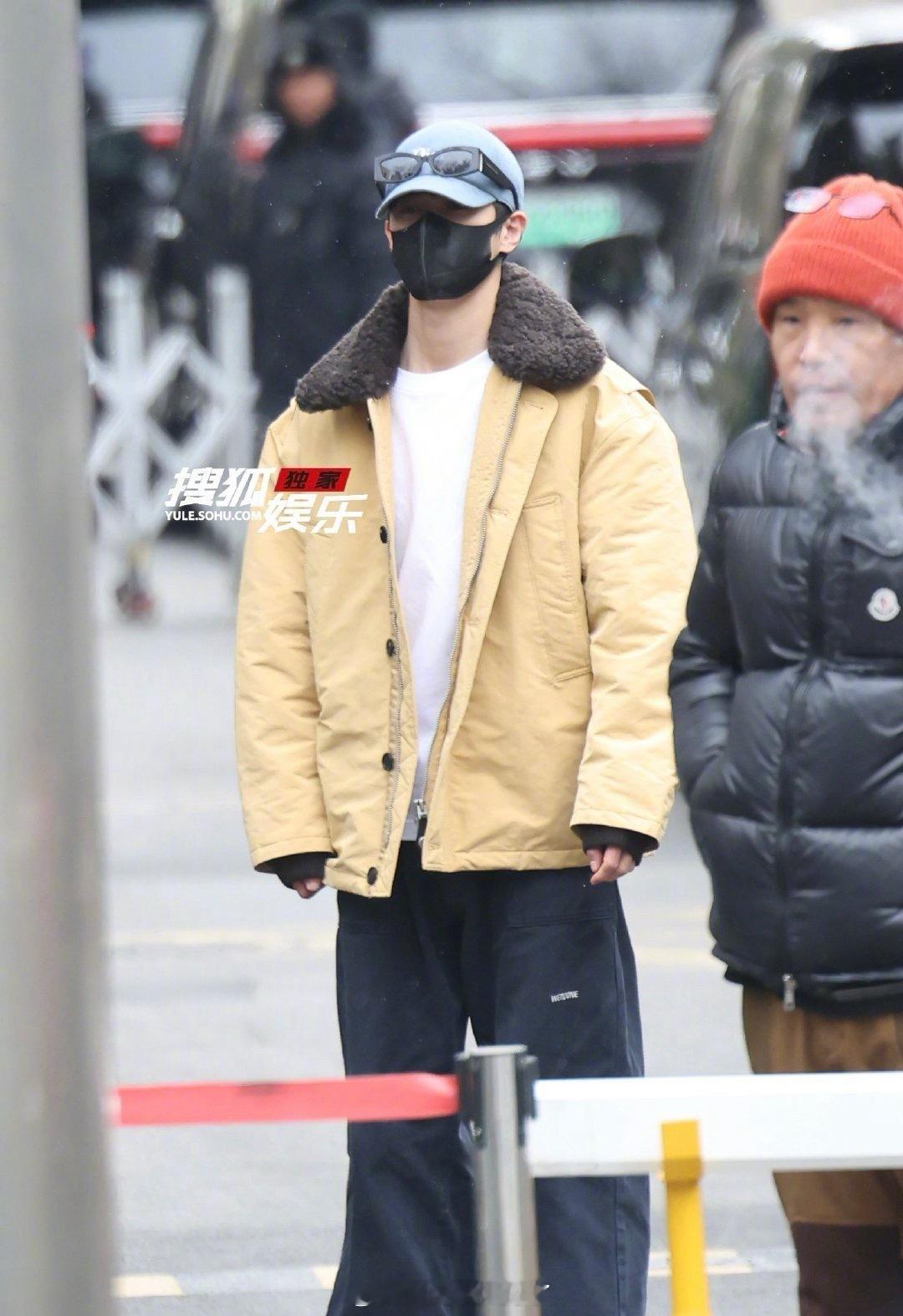 李昀锐也去春晚联排了，飞升真的好快。 