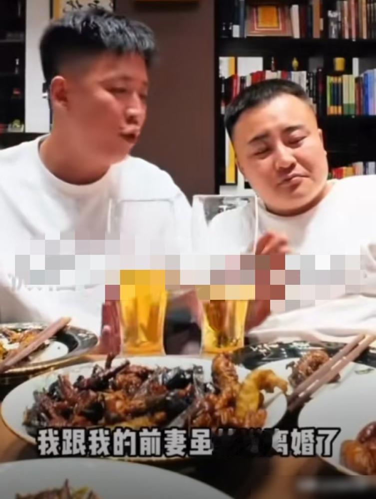 张老三一句“互联网有记忆”，沉默了刘一手。
直播合体，他聊着离婚后的规划，尊重