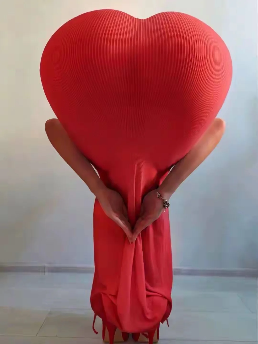 说个案例 只恋爱不结婚，不是男的看不上女的，就是女的看不上男的。 有一...