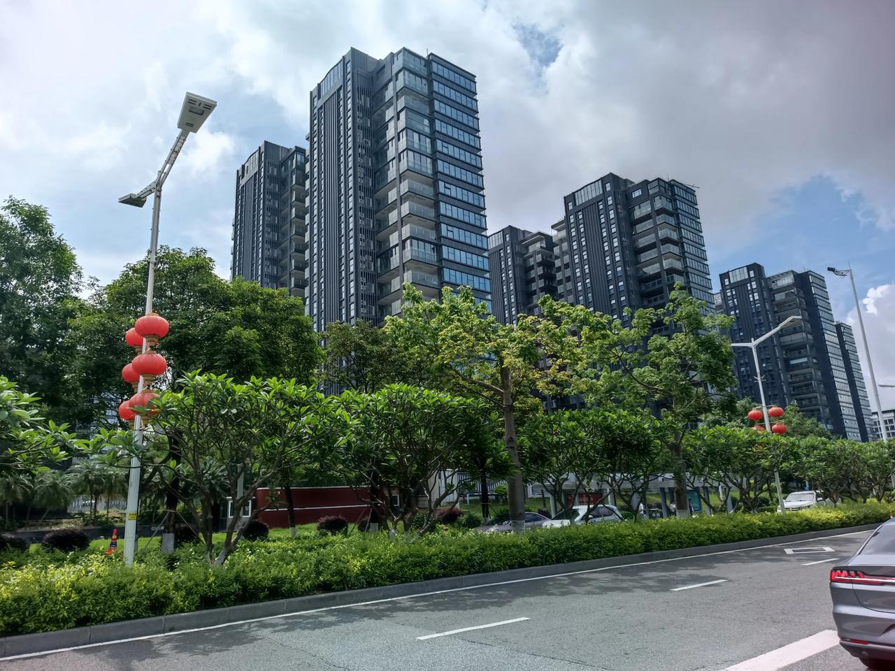 星期五下午
天气好晴朗
太阳出来了
下午好