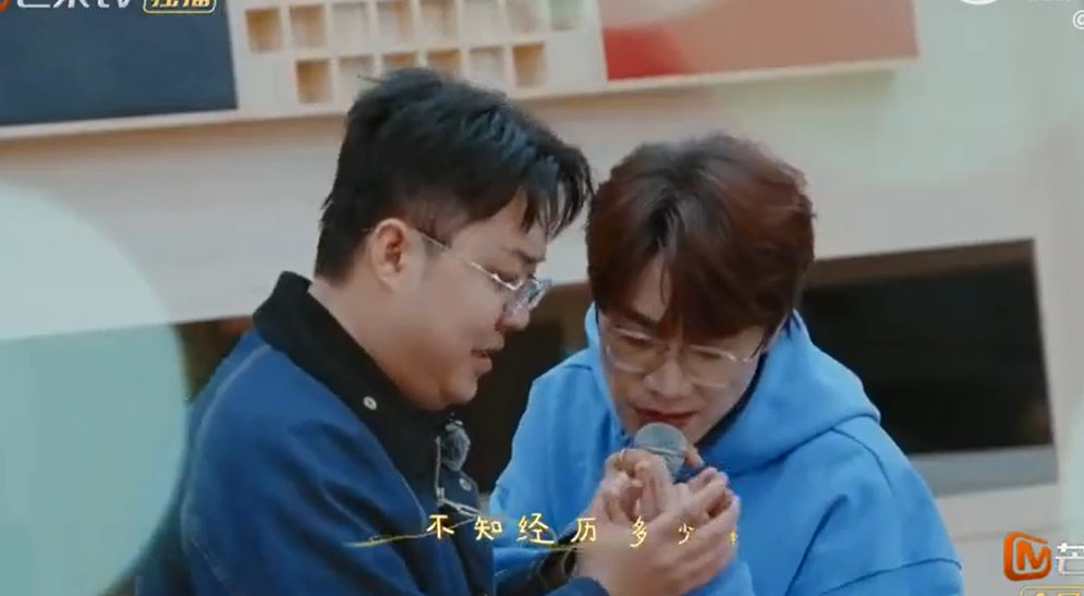 王铮亮月亮照山川全手动转山路亮哥这波操作，让《月亮照山川》从耳机里走到了眼前快乐