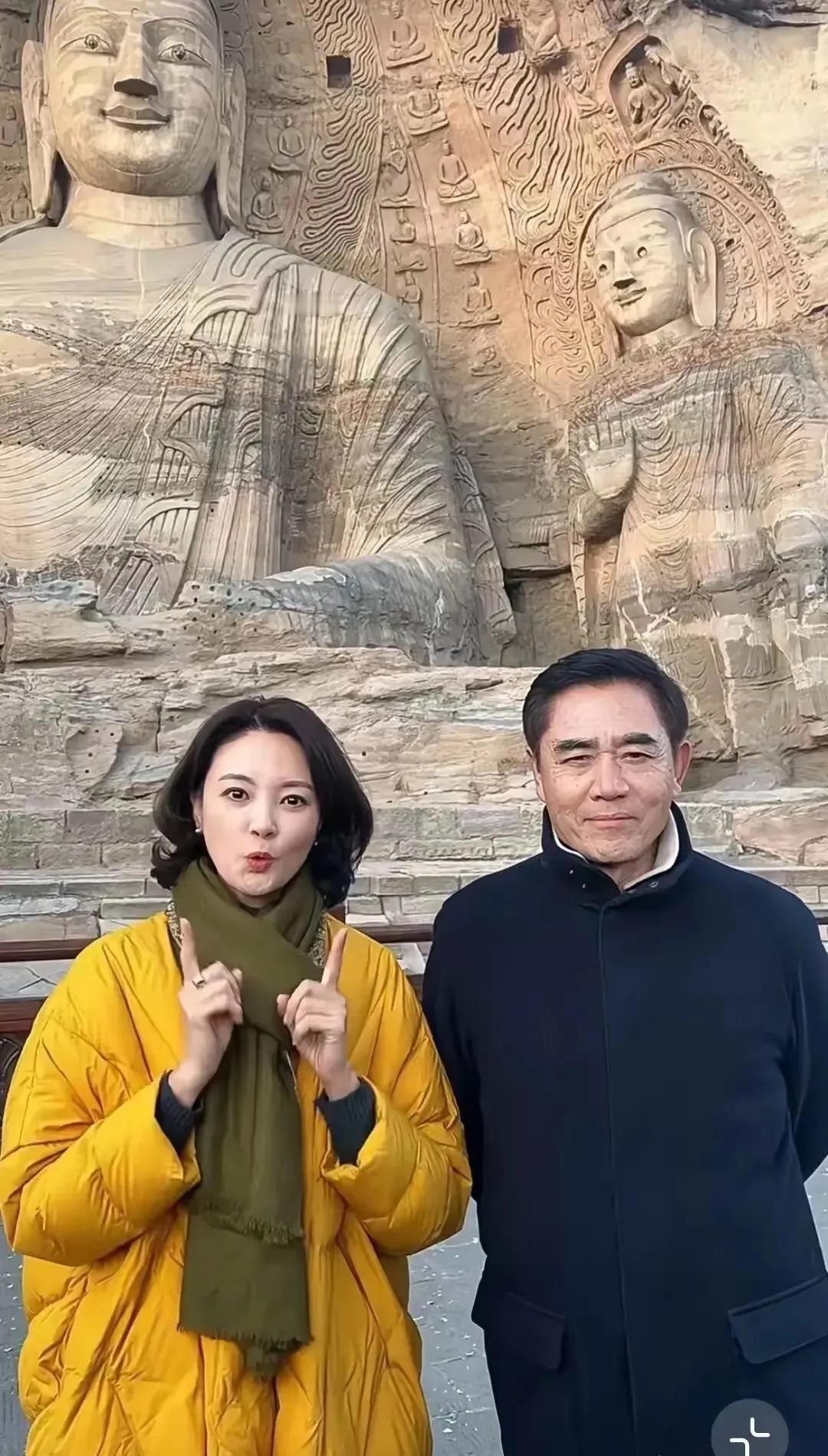 陈宝国我认识，旁边女士是谁？非常有气质