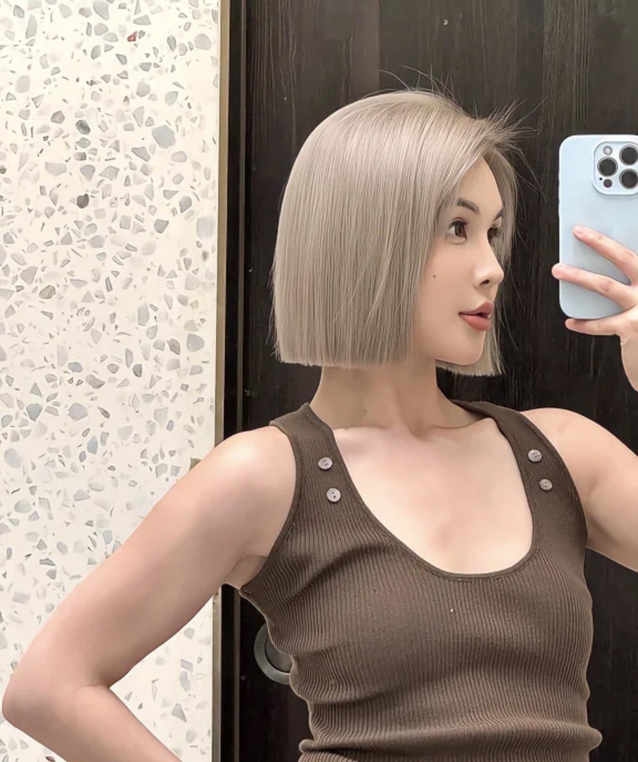 今日穿搭 混血发色 美背 优雅气质 辣妹穿搭