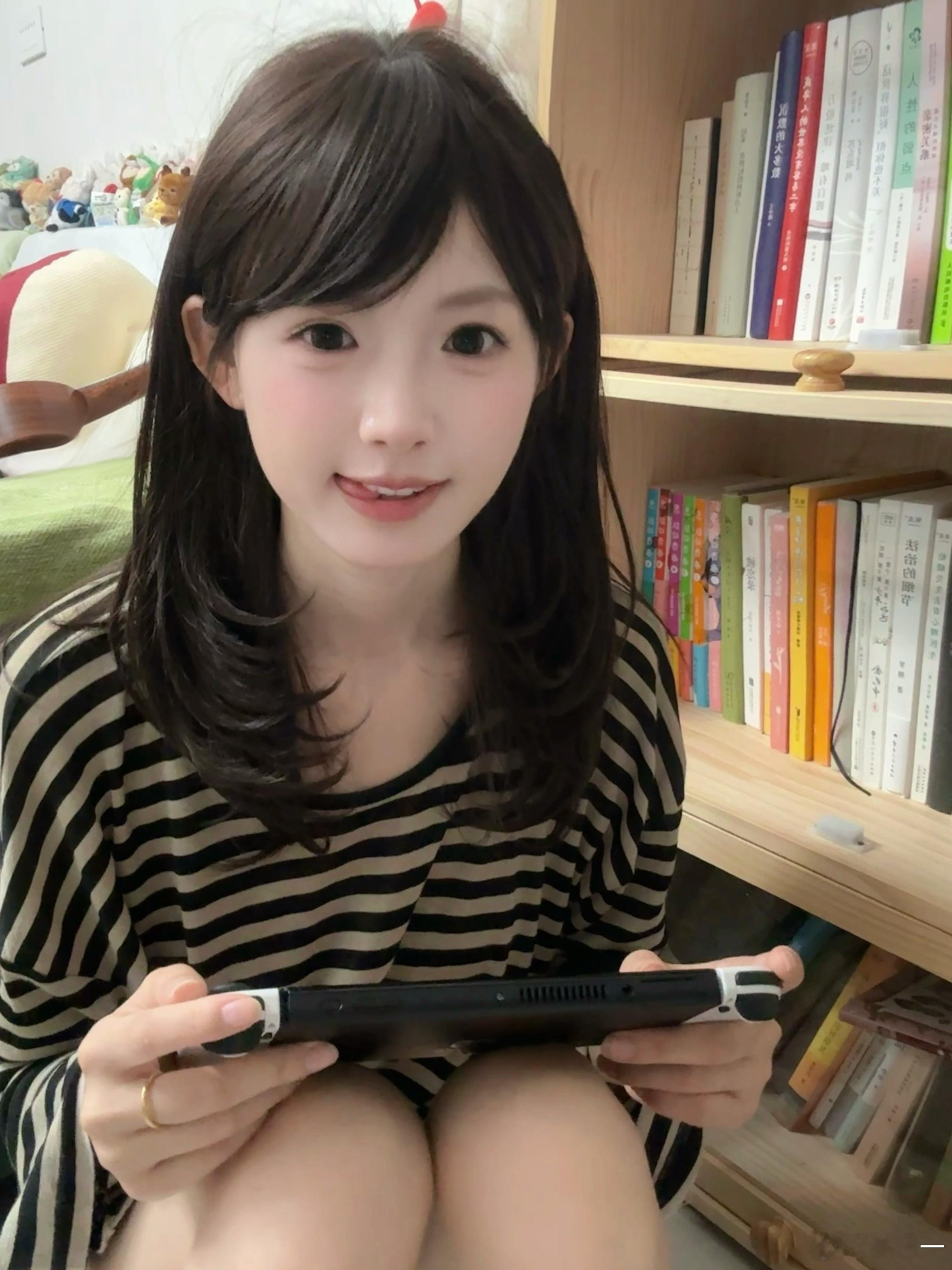 “好几次了 你问我 在干嘛 我其实都在想你” ​​​