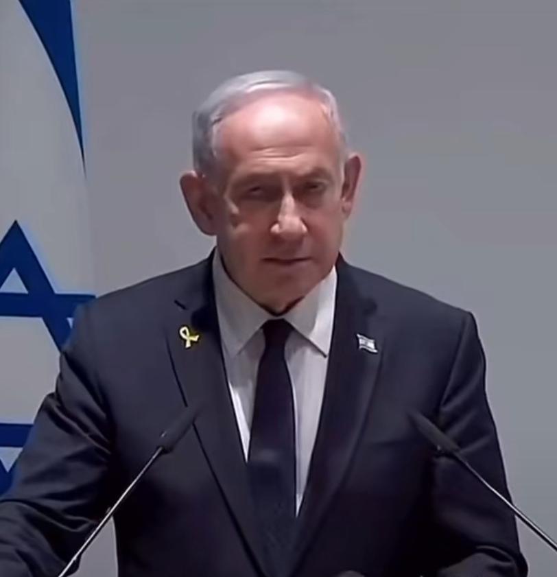 以色列有可能撇开美国实施他的大计划，这也可能是中东战争狂人的大阴谋。
现在美国在