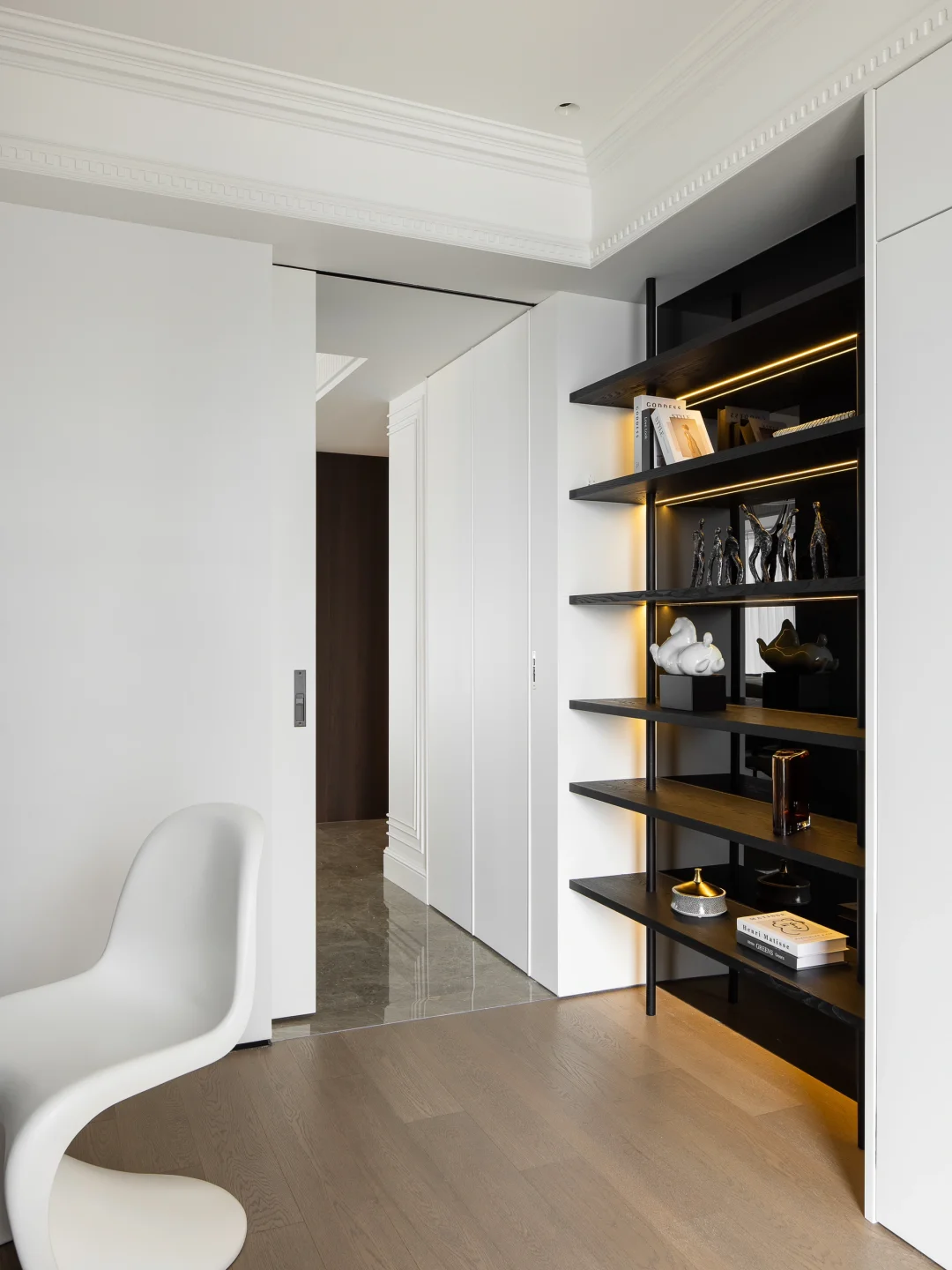 极简书房装上隐形床，秒变三用大空间！