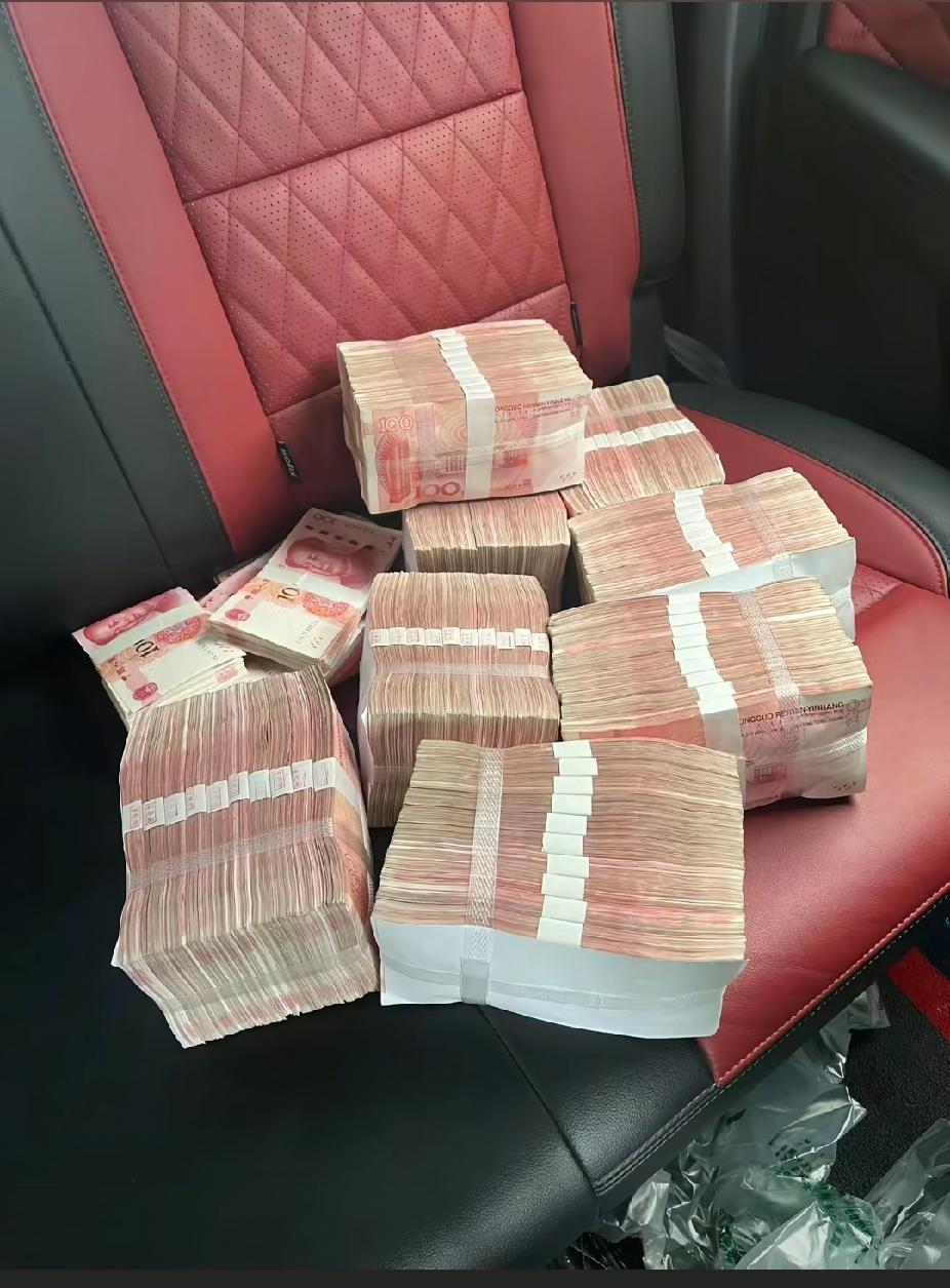 一个女人
一天
挣多少钱
才算得上优秀？
我是一个农民
早上4点半起床
5点钟开