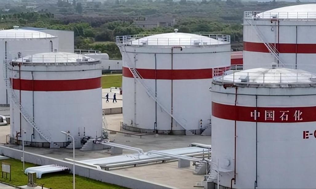 全球算是看清楚中国应对能源危机的实力！当全球陷入油荒，中国还没有到动用石油储备的