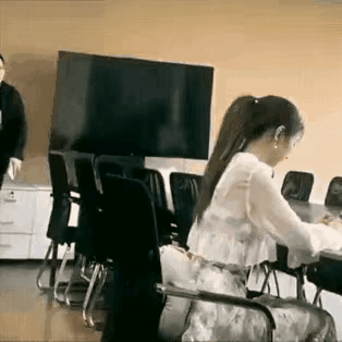 不是冤家不聚头，打着打着穿上了婚纱，要打一辈子了[大笑][大笑][大笑]