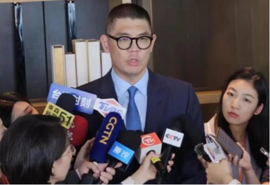 国民党的清理门户开始了，连胜文对赵少康发出警告！
 
麻烦看官老爷们右上角点击一