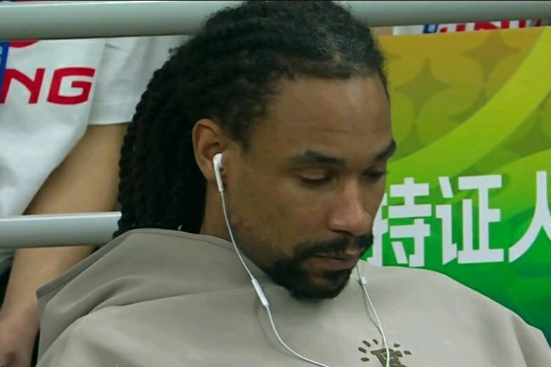 萨林杰：一切都和我无关！！！

在CBA俱乐部杯1/4的比赛中发生极其尴尬一幕：