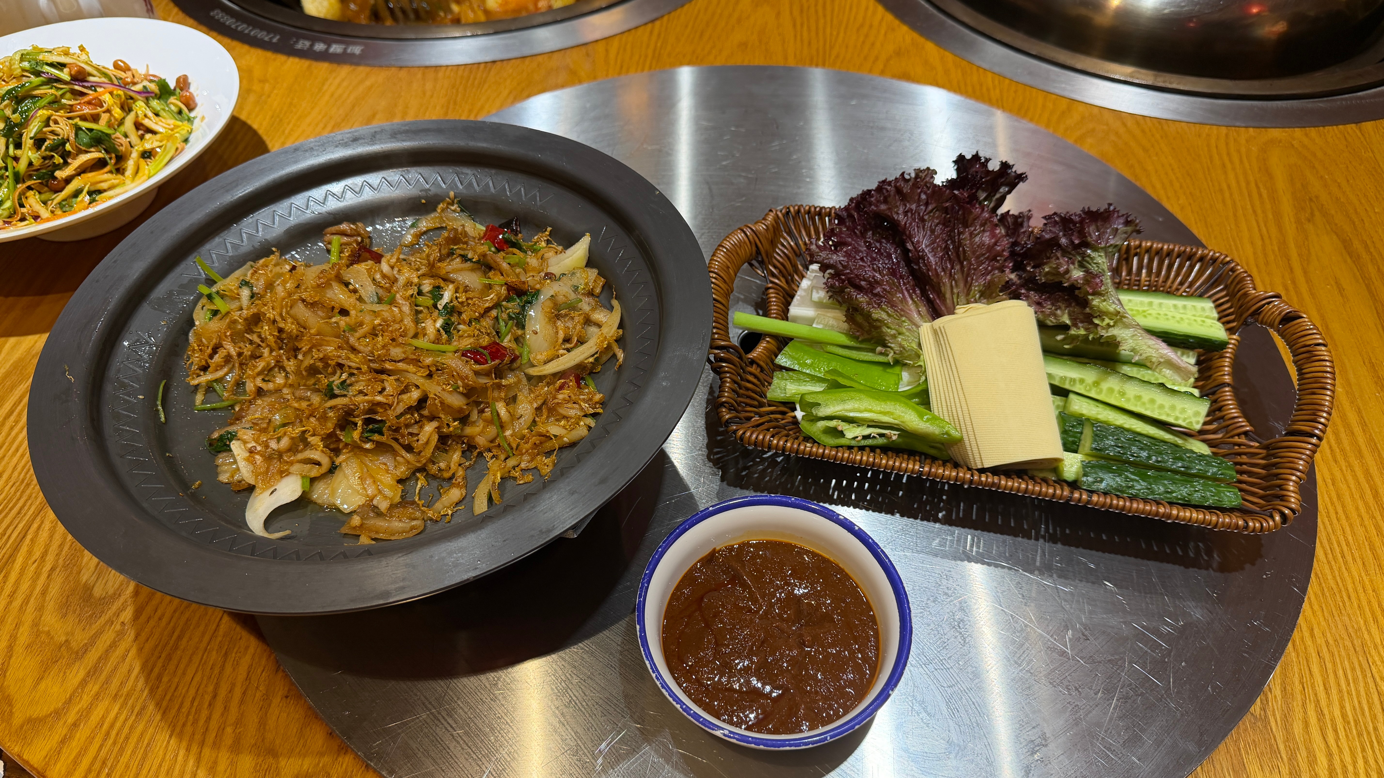 你们觉得图1这两条，哪条更好看呀？一顿饭的时间，聊了俩小时手串……… 