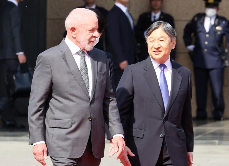 卢拉访美成果值得关注。这次访美是应邀而来，美国早有铺垫，卢拉当选后拜登就积极祝贺