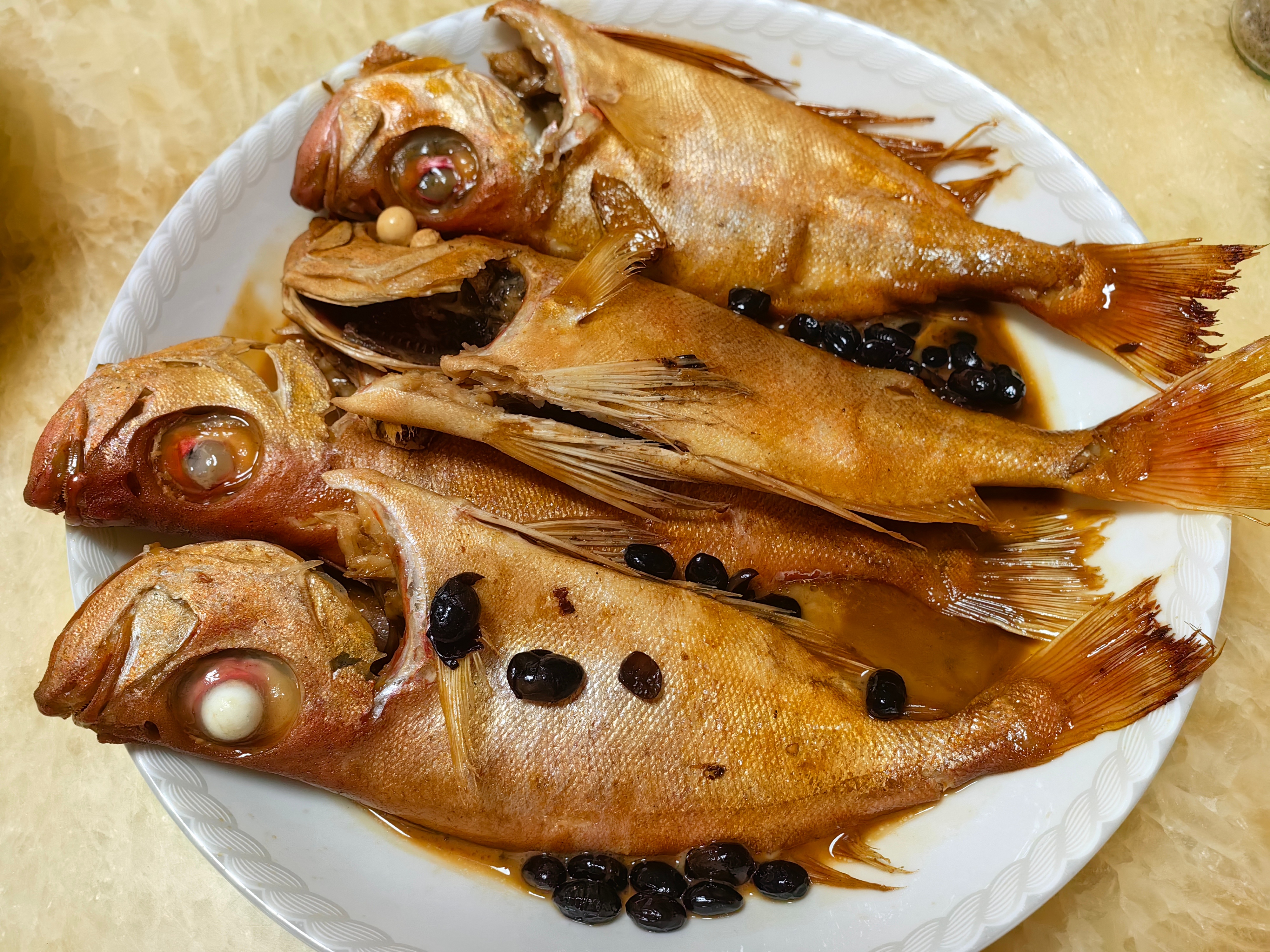 每日一餐分享红薯汤，红烧鱼，榨菜煎蛋。 ​​​