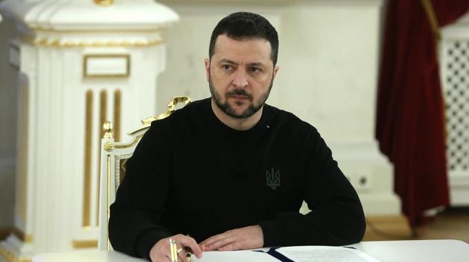 日前，乌克兰总统泽连斯基在惯例晚间讲话时表示，他已下令国防部及武装部队总参谋部，