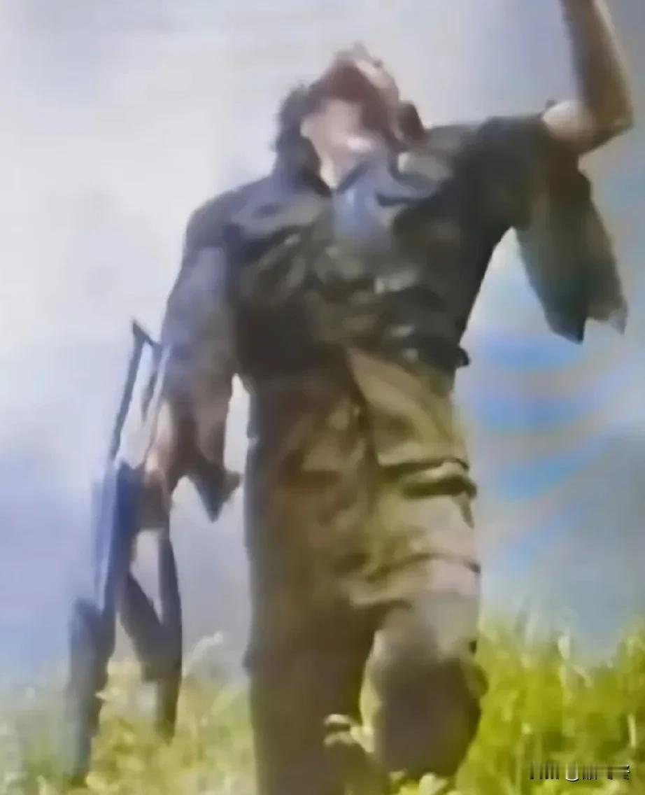 请停留一秒，向老山英雄致敬！
张兴万烈士，1984年4月30日，对越老山前线，在